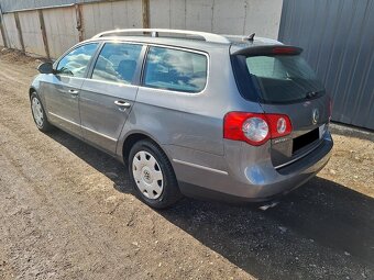 VW Passat B6 Variant 2.0 TDi Sportline - 3