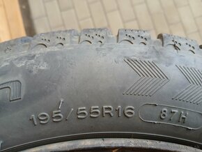 4 ks Zimné pneumaitiky 195/55R16 na diskoch - 3