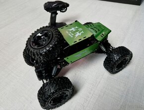 RC auto 4x4 1:8 - 3