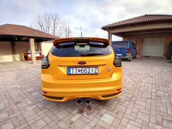 FORD FOCUS ST 2.0i 12/2012 do NEDELE za   9300 ,-EUR - 3