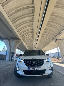 Peugeot 2008 1.2 PureTech 130 GT Line EAT8 - 3