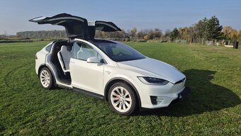 Tesla model X P90D - 3