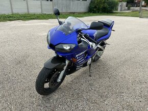 Yamaha R6 - 3