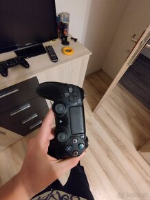 PS4 pro - 3