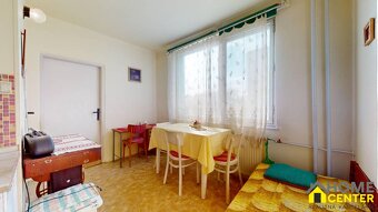 NA PREDAJ 3 IZBOVÝ BYT /70m2/ V CENTRE MESTA, KOMÁRNO - 3