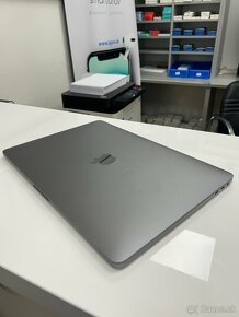 Apple MacBook PRO 256GB 2018 Space Gray - 3