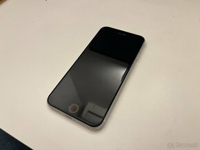 iPhone SE 2020 128GB - 3