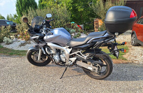 YAMAHA FAZER 600 - 3