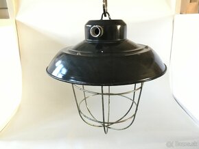 Predám priemyselnú závesnú lampu – tienidlo so sitom - 3