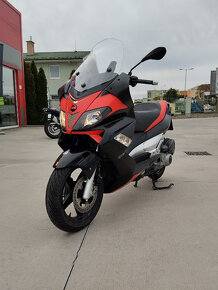 Aprilia SR 300 Max - 3