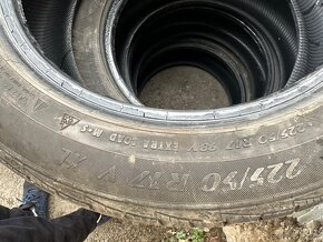 225/50r17 - 3