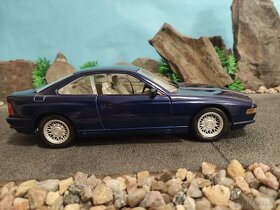 prodám model 1:18 BMW 850i - 3