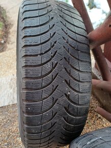 Predám zimné pneumatiky Michelin195x65/R15 - 3