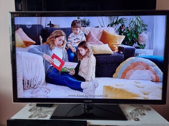 Predám LED TV SAMSUNG UE40D5500RW FULL HD - 3