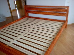 Nová luxusná buková manželská posteľ GREY + stolíky zdarma - 3