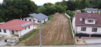 PREDAJ - STAVEBNÝ POZEMOK + STAVEBNÉ POVOLENIE 1521 m2 URMIN - 3