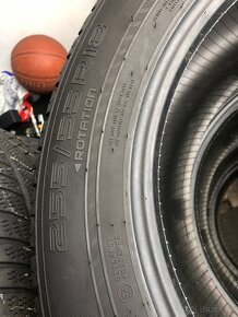 Nokian tyres Wr SUV4 255/55 r18 - 3