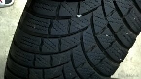 4 ks ZIMNÉ 195/65 R15 95T a 91T cca 5-6 mm od 15,-€/kus - 3