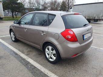 KIA Ceed Hatchback 92.7kw Manuál - 3