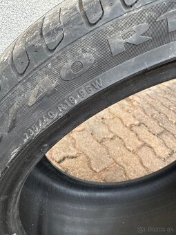 Pirelli Cinturato P7 235/40 R19 - 3