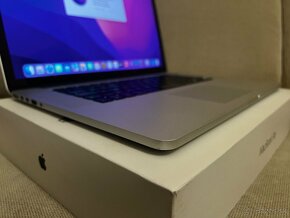 Apple Macbook Pro 15’ - 3