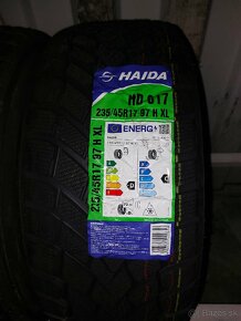 2x zimné pneumatiky 235/45R17 - 3