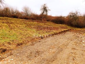 Krásny, slnečný, stavebný pozemok 2000m2 na periférii... - 3