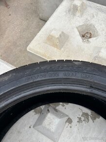 PIRELLI 275/40 R22 - 3