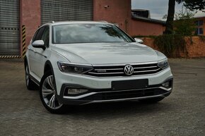 Volkswagen Passat Alltrack 2.0 TDI SCR 4Motion DSG - 3