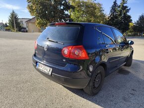 Golf 1.6 75kw benzín - 3