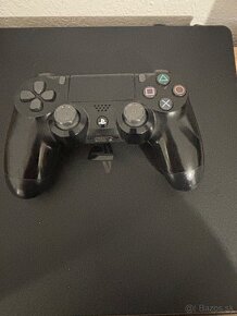 Playstation 4 slim - 3