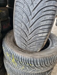 215/65R16 Kleber - 3