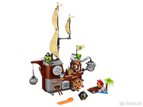 LEGO The Angry Birds Movie 75825, 75826 - 3