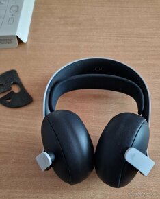 PlayStation Pulse Elite Wireless + stojan VR2 - 3