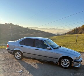 Predam bmw e36 323i - 3