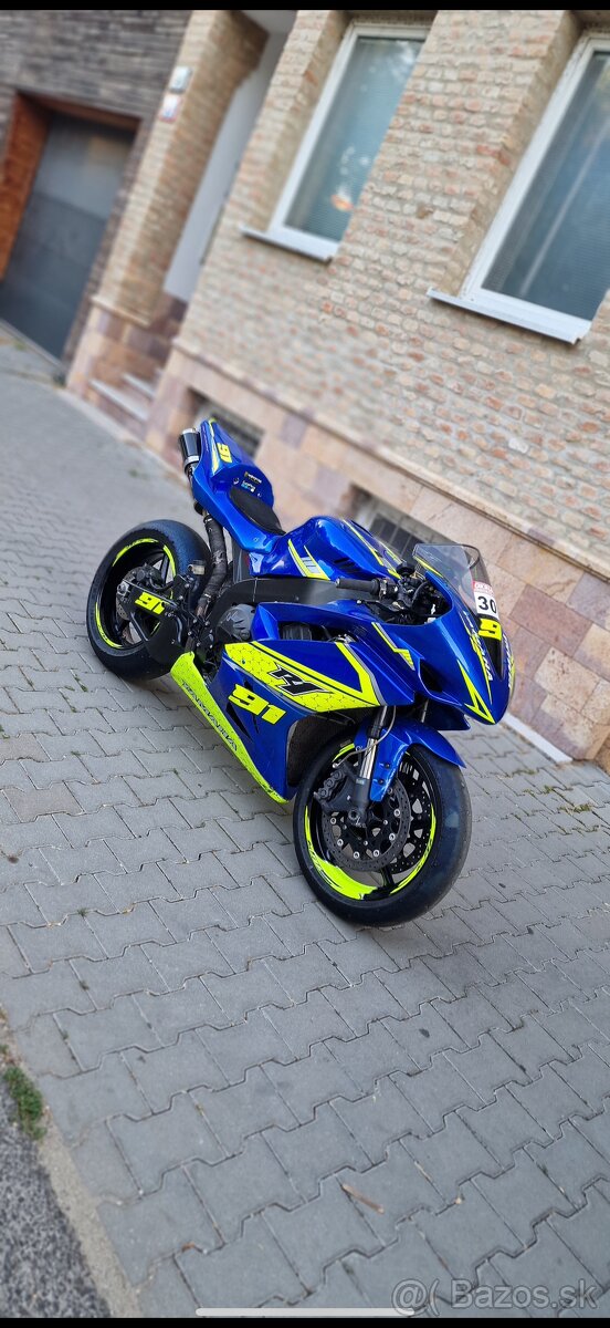 Yamaha YZF R1 - okruhovka