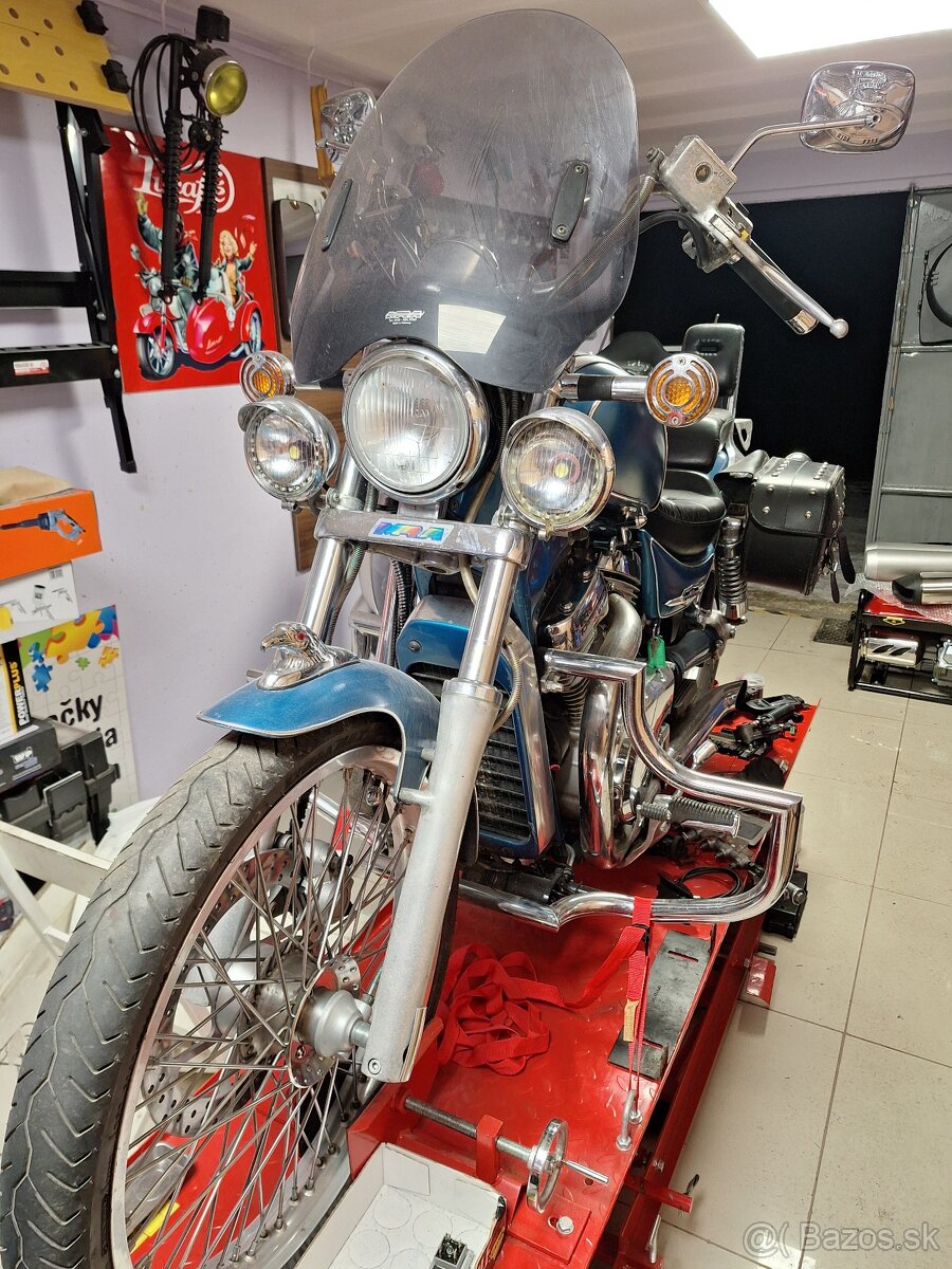 Suzuki Intruder