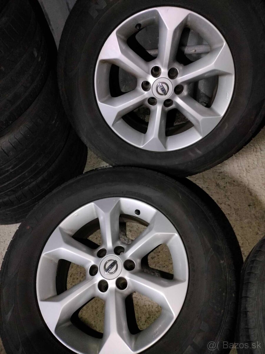 4ks alu disky orig. Nissan 6x139,7 R17  pneu 255/65 r17