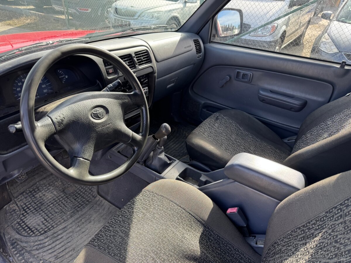 Toyota Hilux 2.5 D4D XTRA-Cab Country