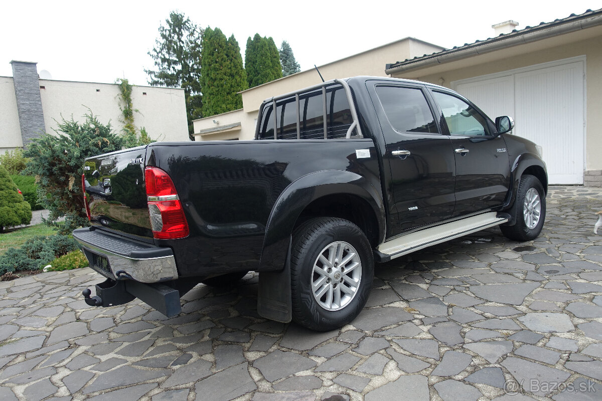 Toyota Hilux DC 3.0 I D-4D  pick up A/T, 126kW, 4d.