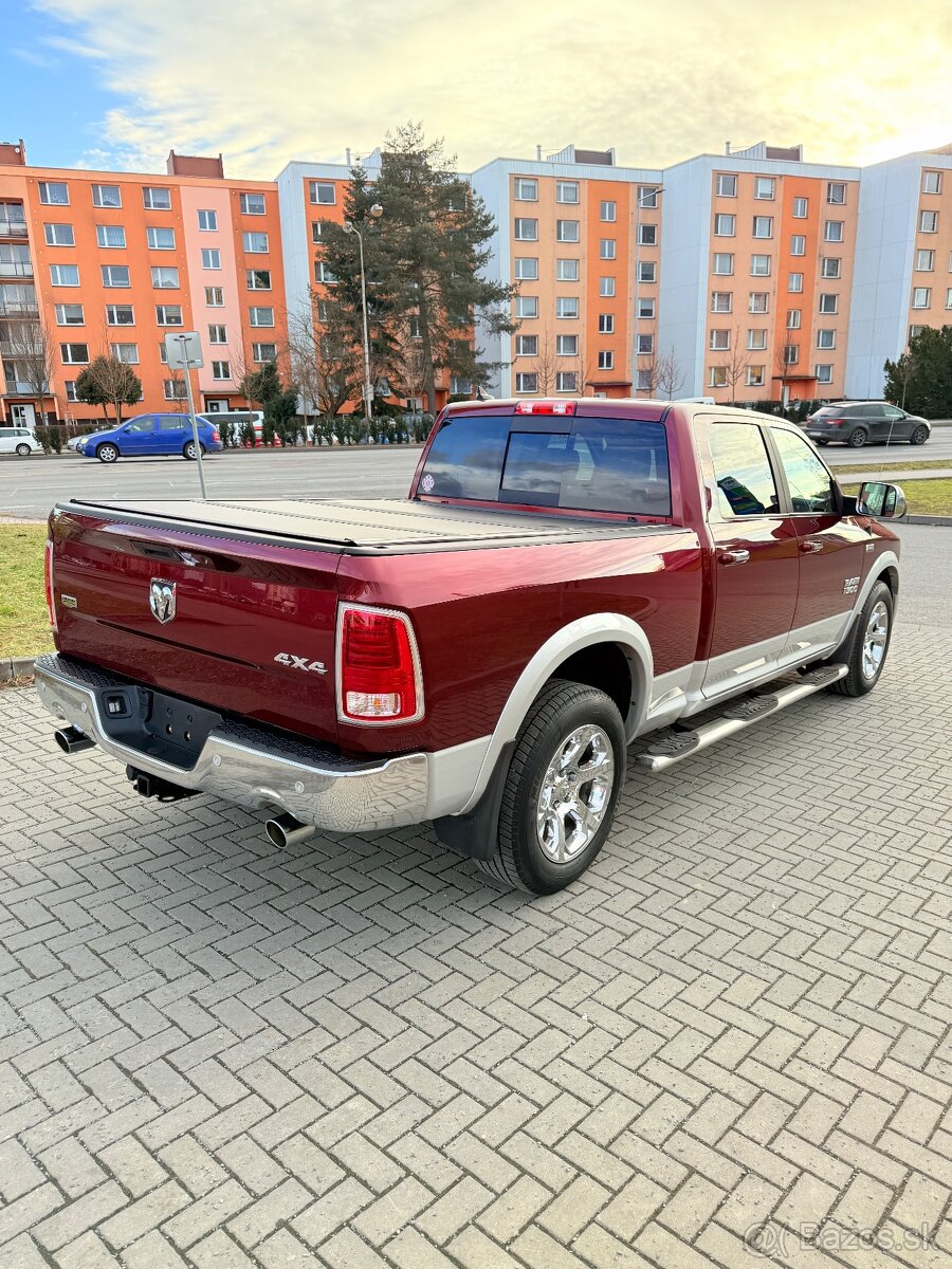 Dodge RAM Laramie 5.7 HEMI—LONG—2018—kůže—tažné 3.5t