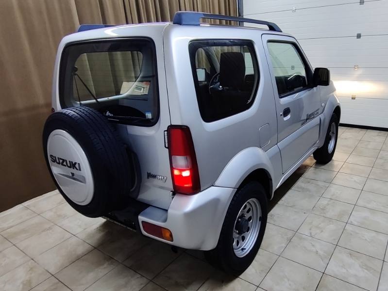 4x4 benzín Suzuki Jimny 2013