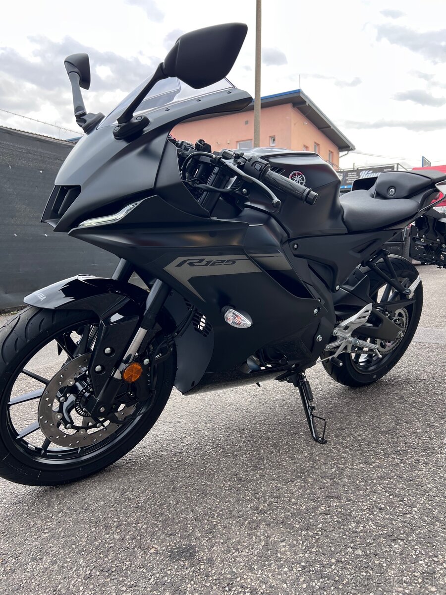 YAMAHA YZF- R125 2025