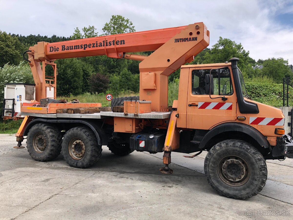 Mercedes UNIMOG 6X6 U2450 Výťah