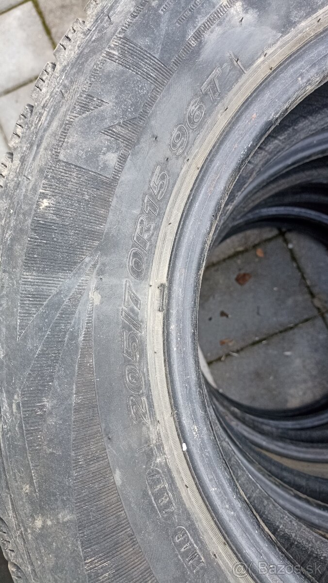 Pneu 205/70 r15