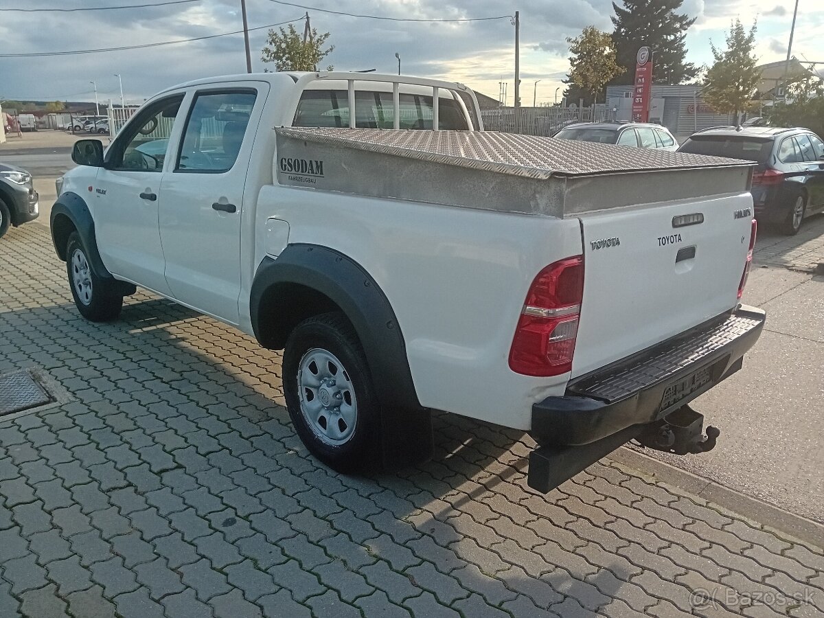 Toyota Hilux DC 2.5 I D-4D Terra