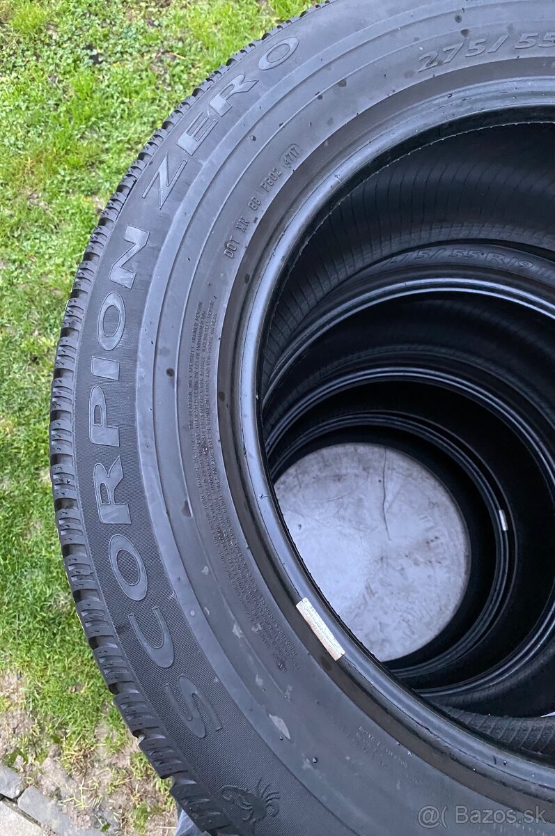 275/55 r19 letné offroad Pirelli 111V