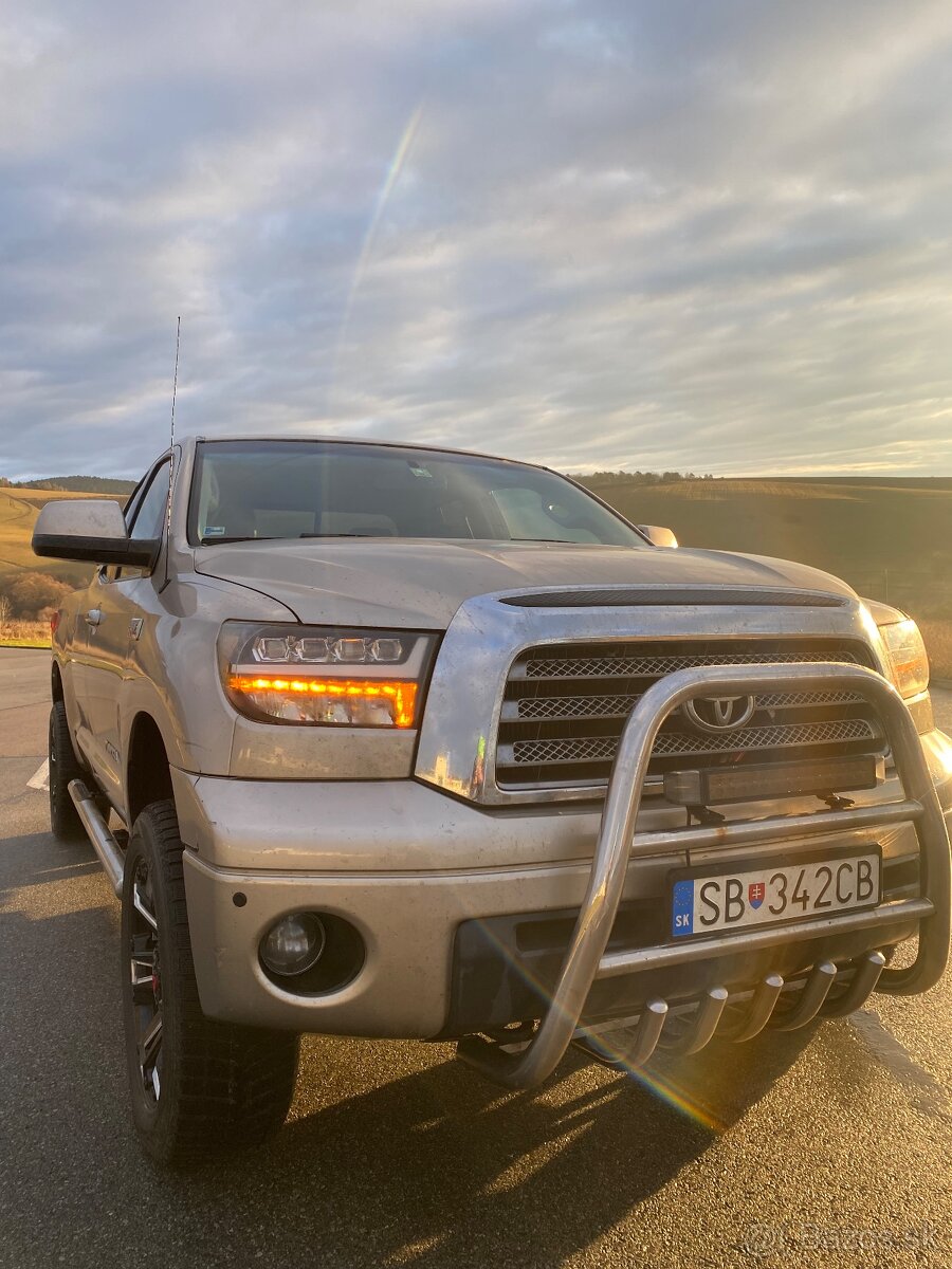 Toyota Tundra 5,7 iforce