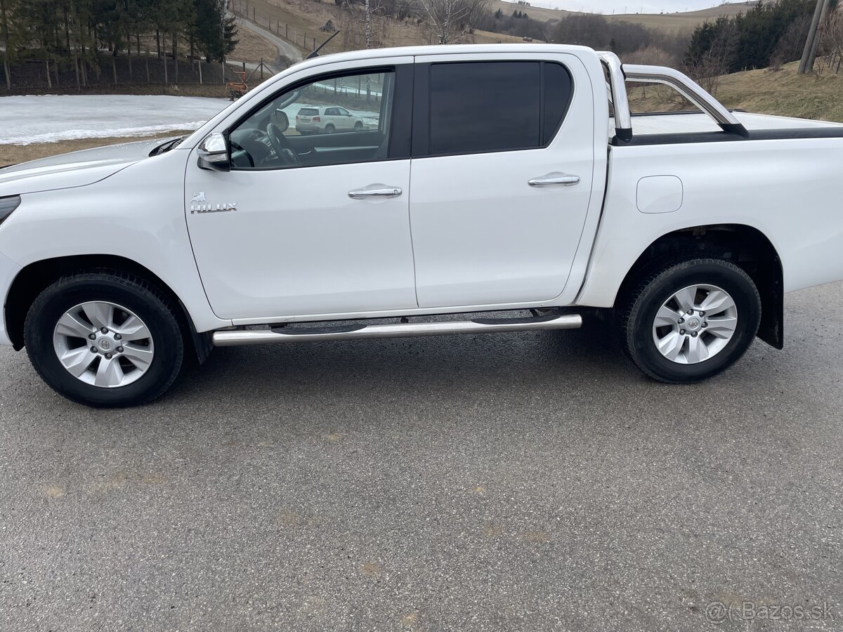 Toyota Hilux 2,4