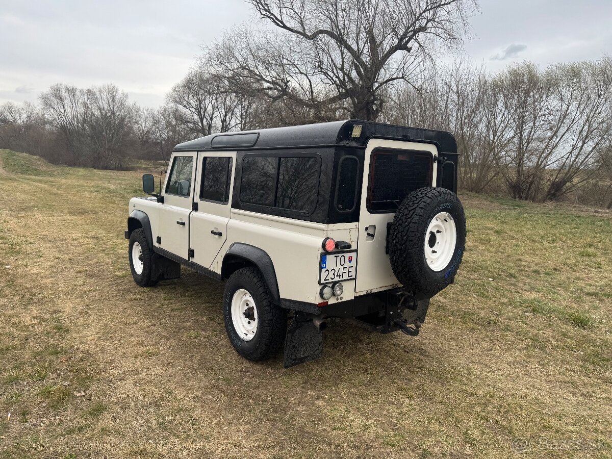 Land Rover Defender 110